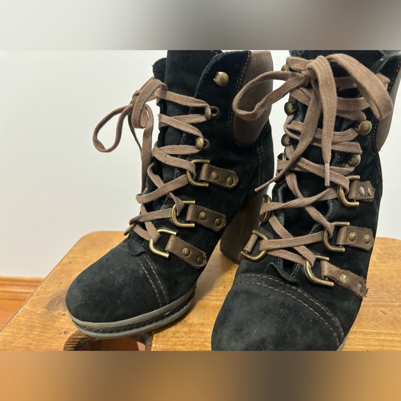 Browns Shoes Italian Platform Heels - Picture 4 of 16